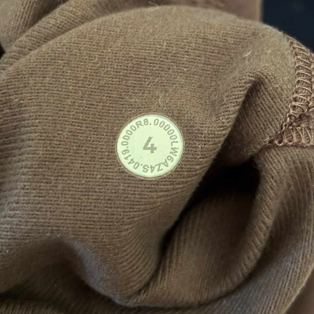 Lululemon Lost in Leisure Crop Jogger Antique Bark Size 4 - Picture 9 of 9